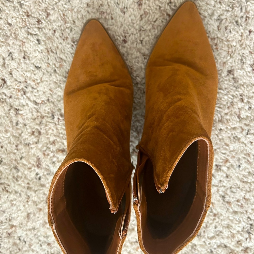 Suede boots